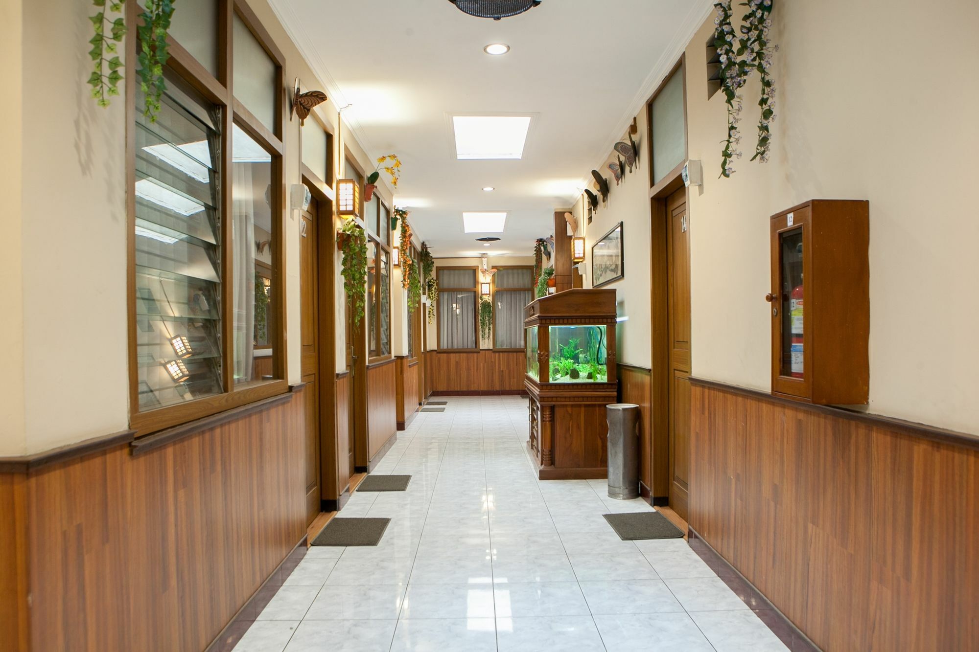 בנדונג Reddoorz Plus Near Riau Street מראה חיצוני תמונה